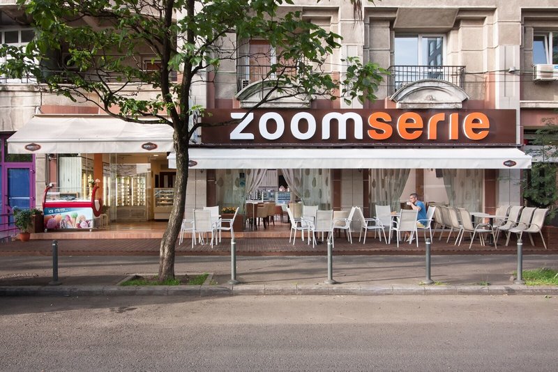Colege pentru cofetaria Zoomserie Aviatiei si Pipera Plaza,